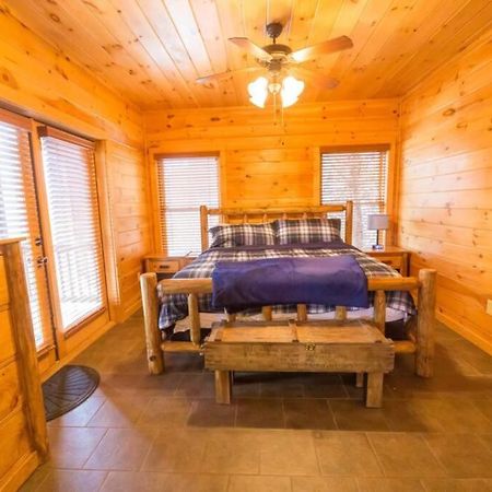 Christmas Lodge-Secluded Near Downtown บลูริดจ์ ภายนอก รูปภาพ