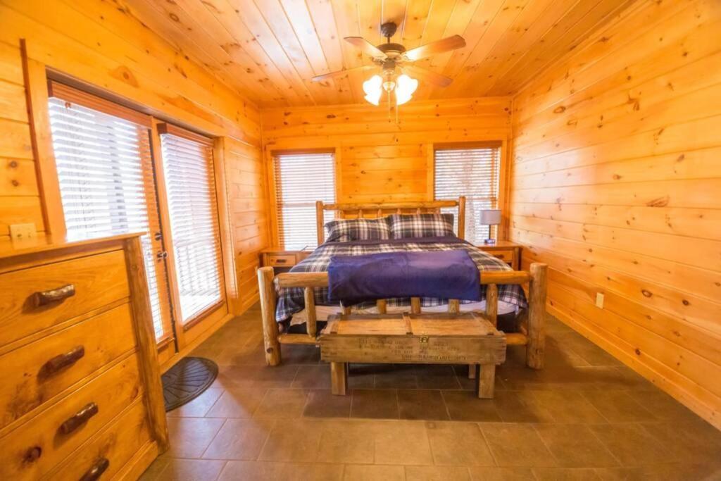 Christmas Lodge-Secluded Near Downtown บลูริดจ์ ภายนอก รูปภาพ