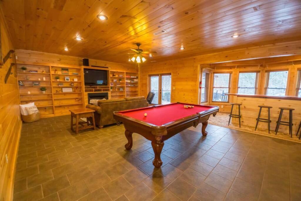 Christmas Lodge-Secluded Near Downtown บลูริดจ์ ภายนอก รูปภาพ