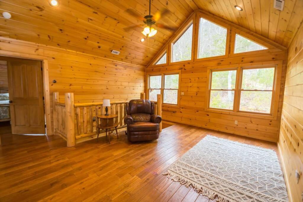 Christmas Lodge-Secluded Near Downtown บลูริดจ์ ภายนอก รูปภาพ