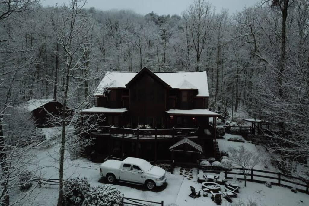Christmas Lodge-Secluded Near Downtown บลูริดจ์ ภายนอก รูปภาพ