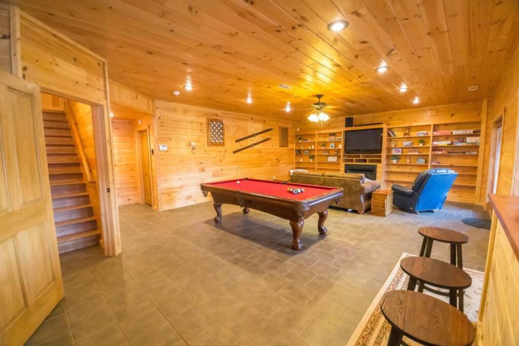 Christmas Lodge-Secluded Near Downtown บลูริดจ์ ภายนอก รูปภาพ