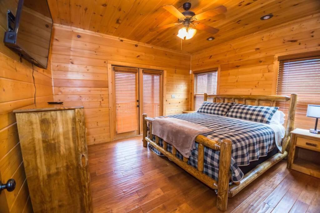 Christmas Lodge-Secluded Near Downtown บลูริดจ์ ภายนอก รูปภาพ