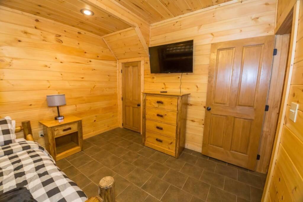 Christmas Lodge-Secluded Near Downtown บลูริดจ์ ภายนอก รูปภาพ