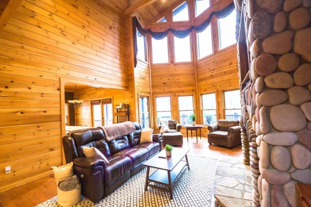 Christmas Lodge-Secluded Near Downtown บลูริดจ์ ภายนอก รูปภาพ