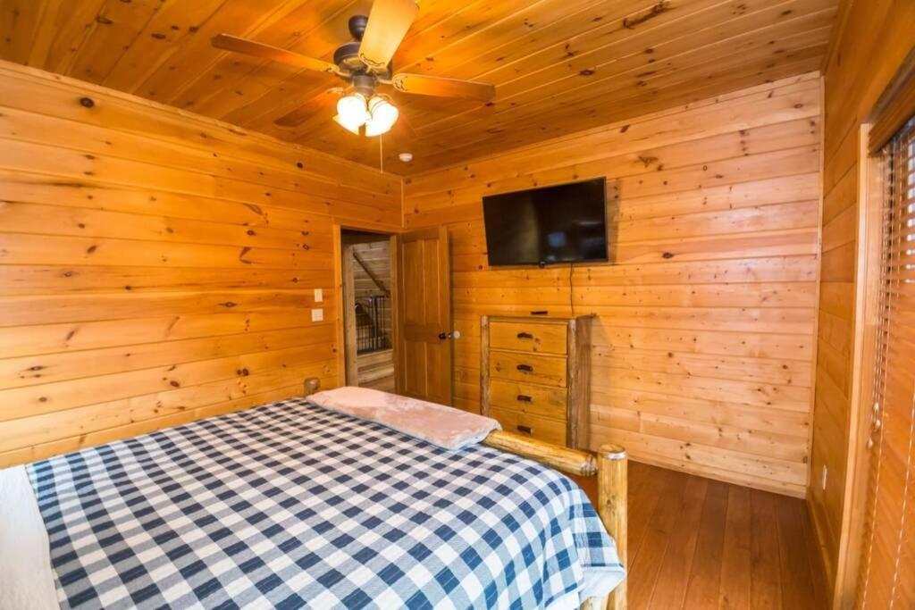 Christmas Lodge-Secluded Near Downtown บลูริดจ์ ภายนอก รูปภาพ